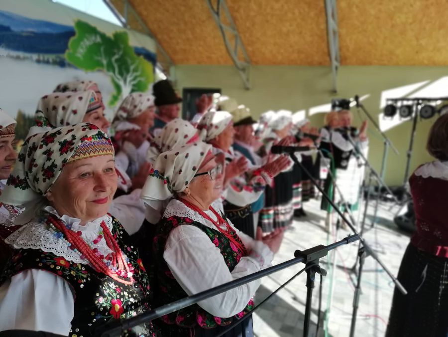 Калушани на сцені "Голосу Лемківщини". Фото: Віктор Левченко, Оксана Терпак-Маленька
