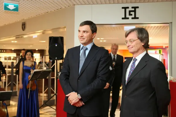 Андрій Іванчук на відкритті однієї з крамниць Артура Гранца