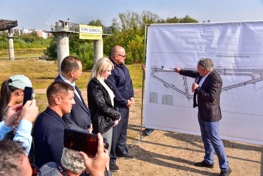 Міст включили до програми «Велике будівництво» і наступного року з держбюджету буде залучено близько 300 млн гривень