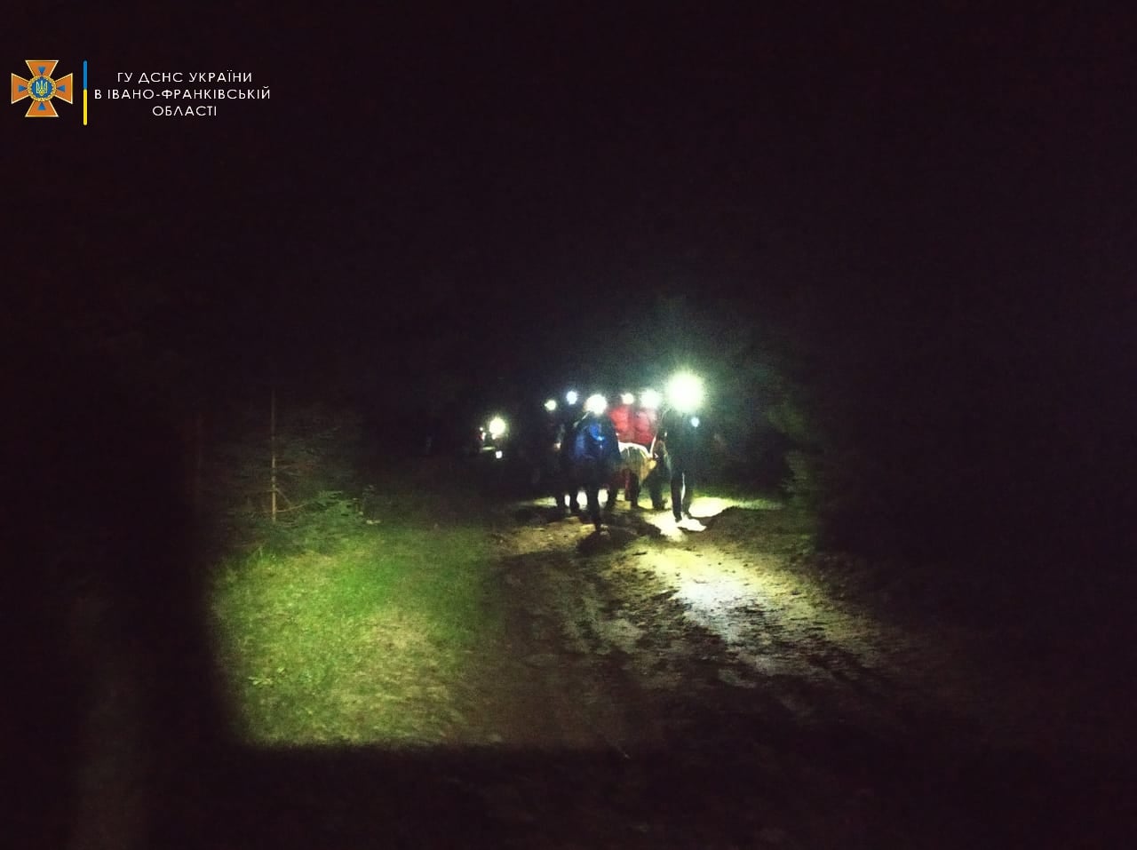 На місці події 2 особи загинули, 4 травмовані, з яких троє — у важкому стані