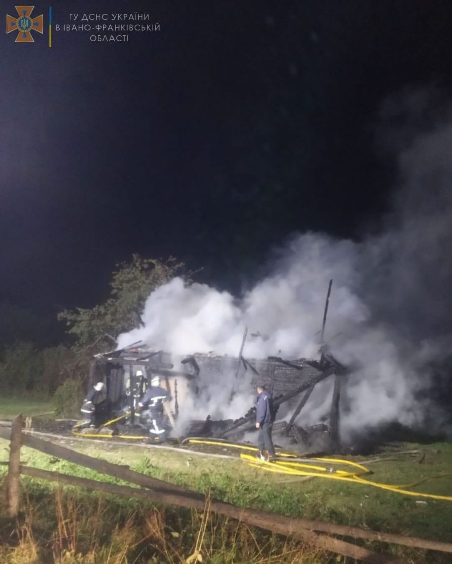 Пожежа сталася близько четвертої години ранку