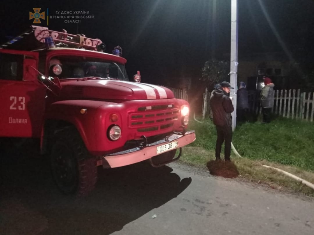 На місці пожежі працювало вісім рятувальників.