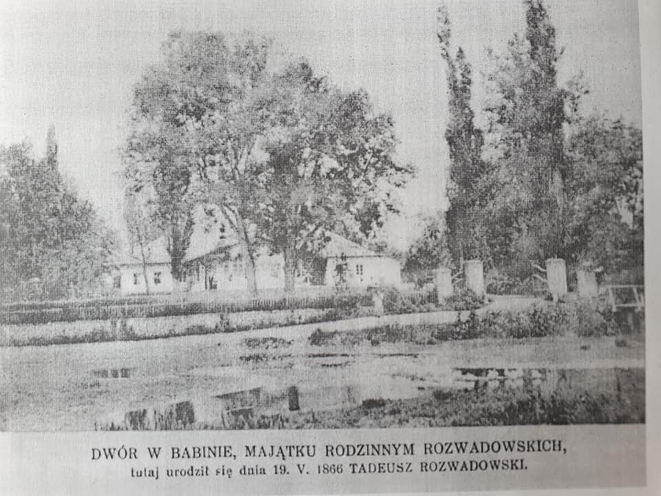 Тут, у Бабі-Зарічному, народився 1866 року Тадеуш Йордан-Розвадовський