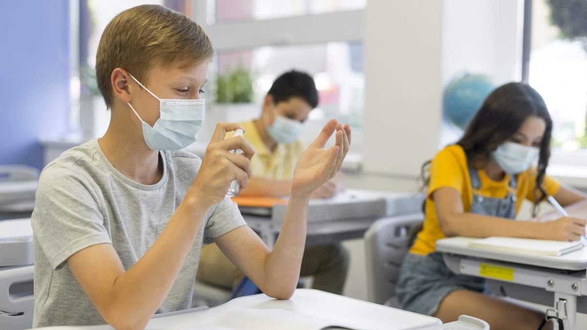 У Калуші оголосили дводенні канікули, щоб дати час колективам наростити частку вакцинованих працівників до 80%