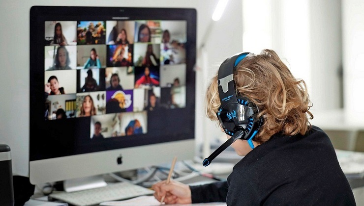 Ілюстроване фото. Шість навчальних закладів Калуської громади перейдуть на дистанційне навчання