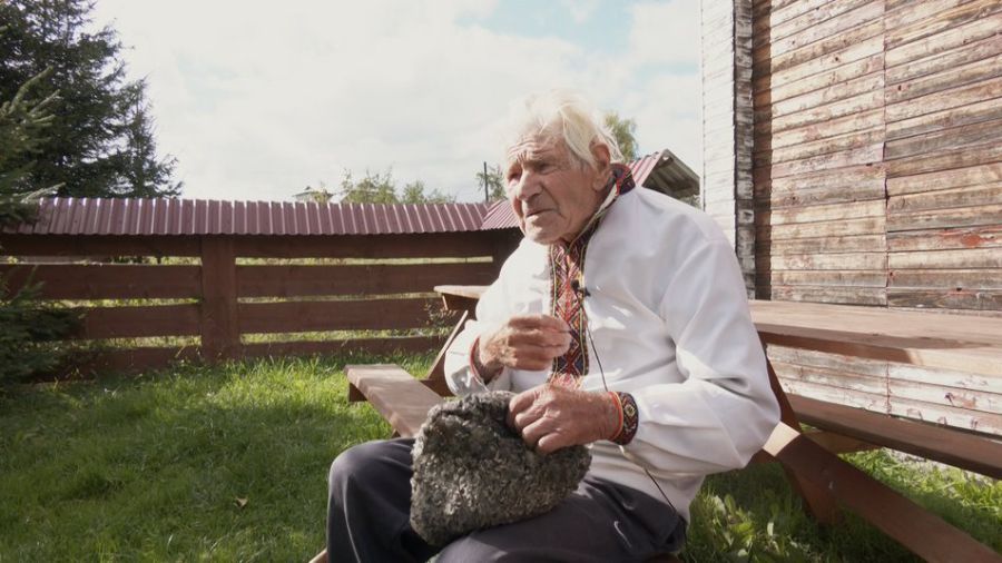 Чоловік сам вивів новий сорт яблук.