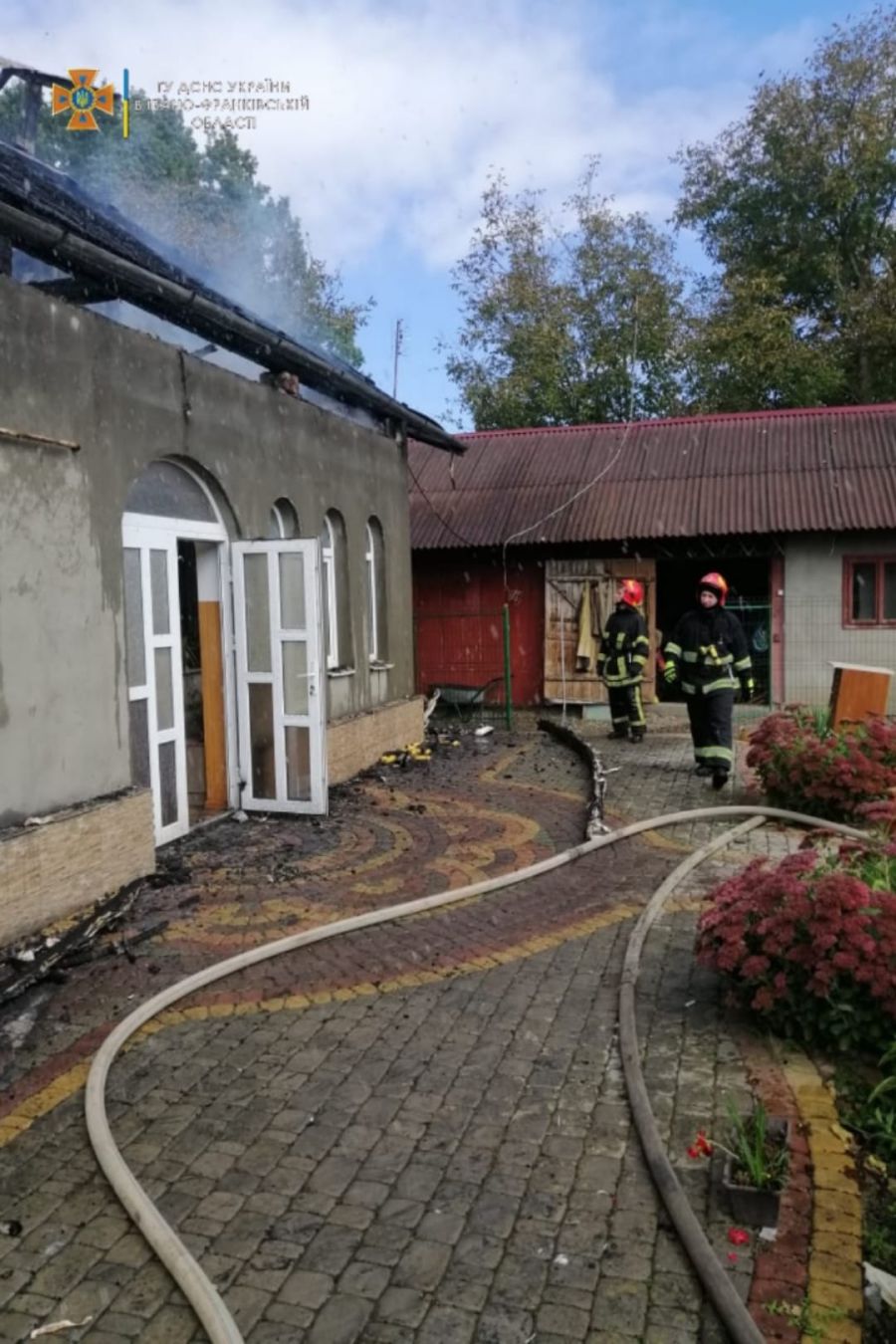 Рятувальникам вдалось локалізувати пожежу.