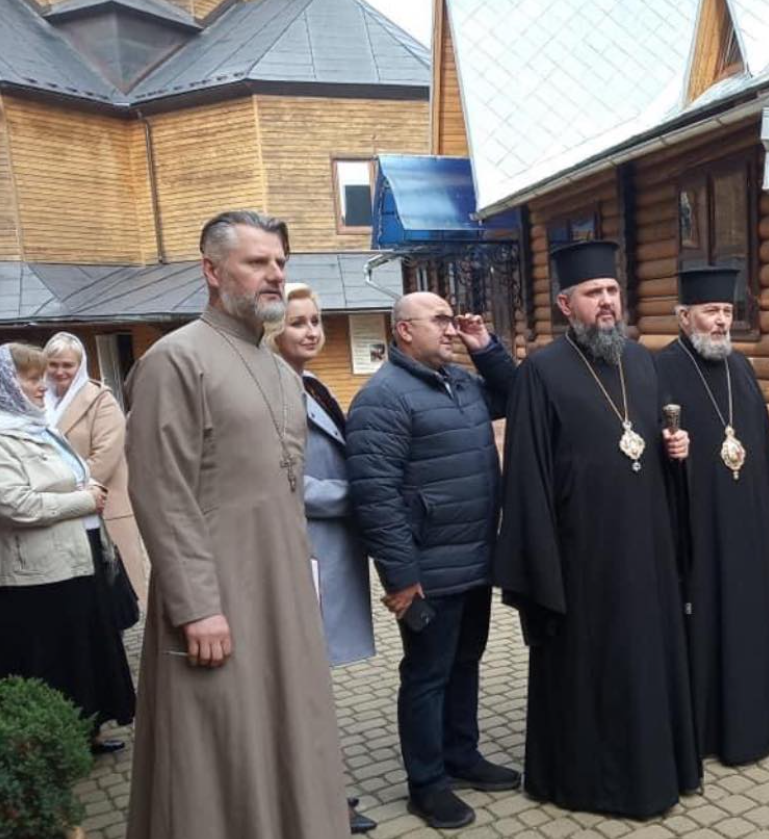 Митрополит Епіфаній вручив нагороду після освячення храму
