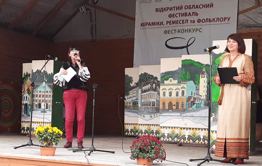 На фестивалі можна було придбати унікальні вироби з кераміки.