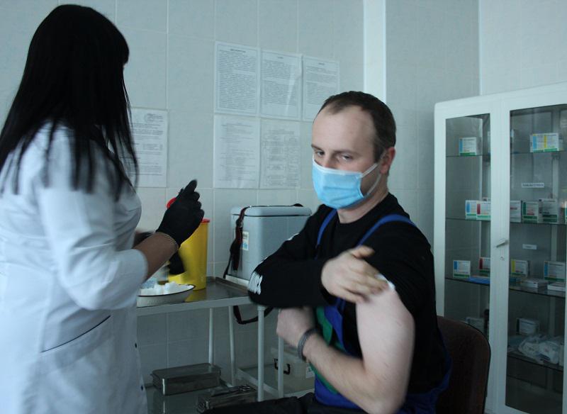 На підприємстві проходить вакцинація працівників.