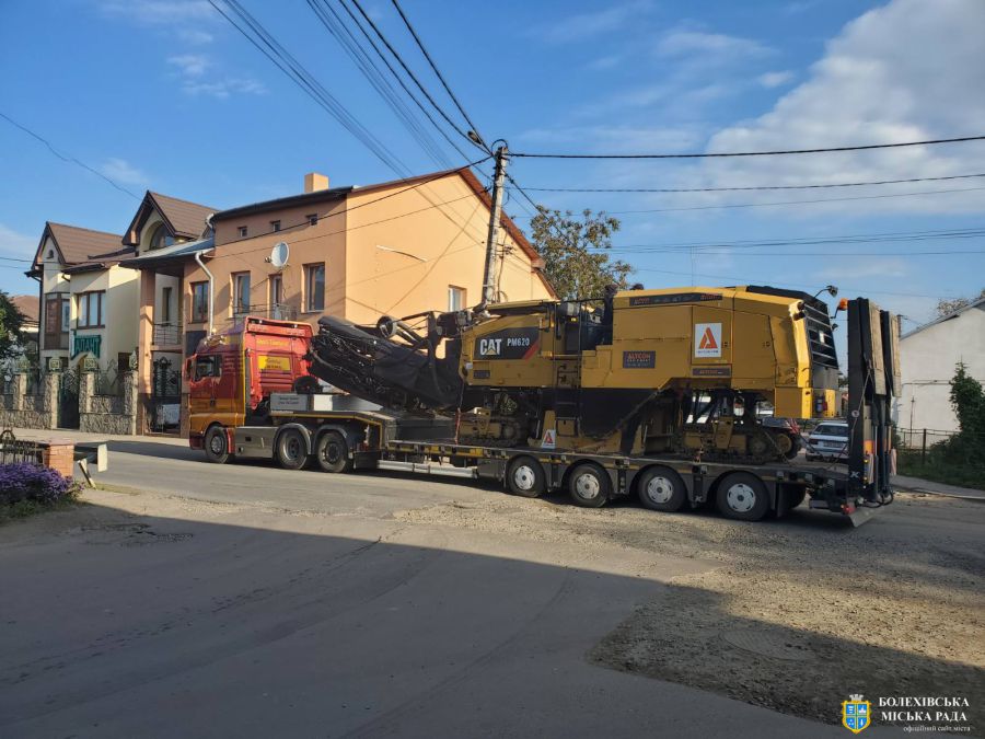 Для автомобілів організовано об'їзд.