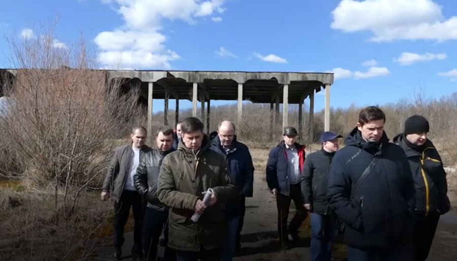 Березень 2021 року. Міська влада побувала на руїнах Боднарівського льонозаводу