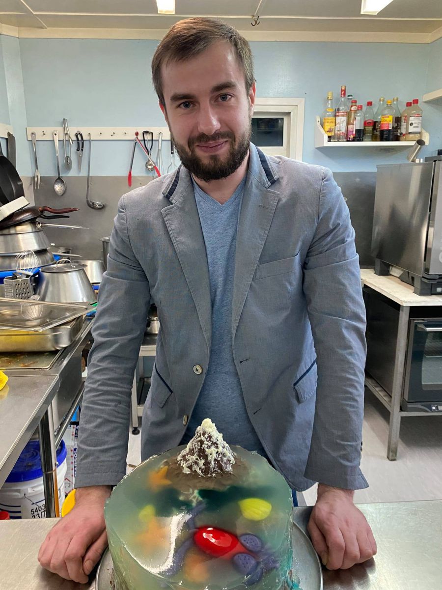 Кухар на станції має один вихідний в тиждень.