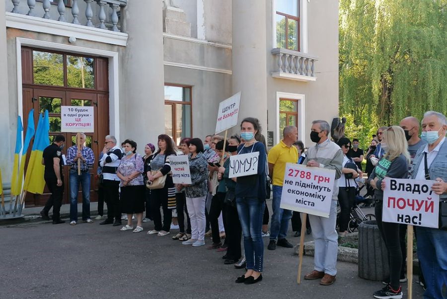 Калушани, які протестують проти встановлення МАФів на вул. Винниченка, можуть оскаржити в суді рішення виконкому