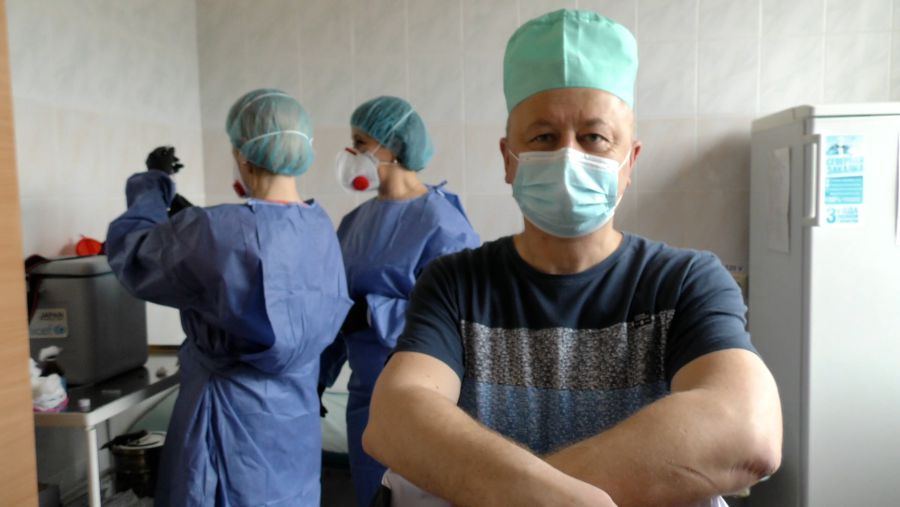 Першим дозу вакцини від коронавірусу в Калуші отримав  заступник медичного директора Калуської ЦРЛ Ярослав Кінаш