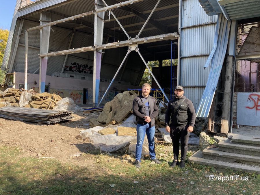 Спорткомплекс побудований у 1995 році.