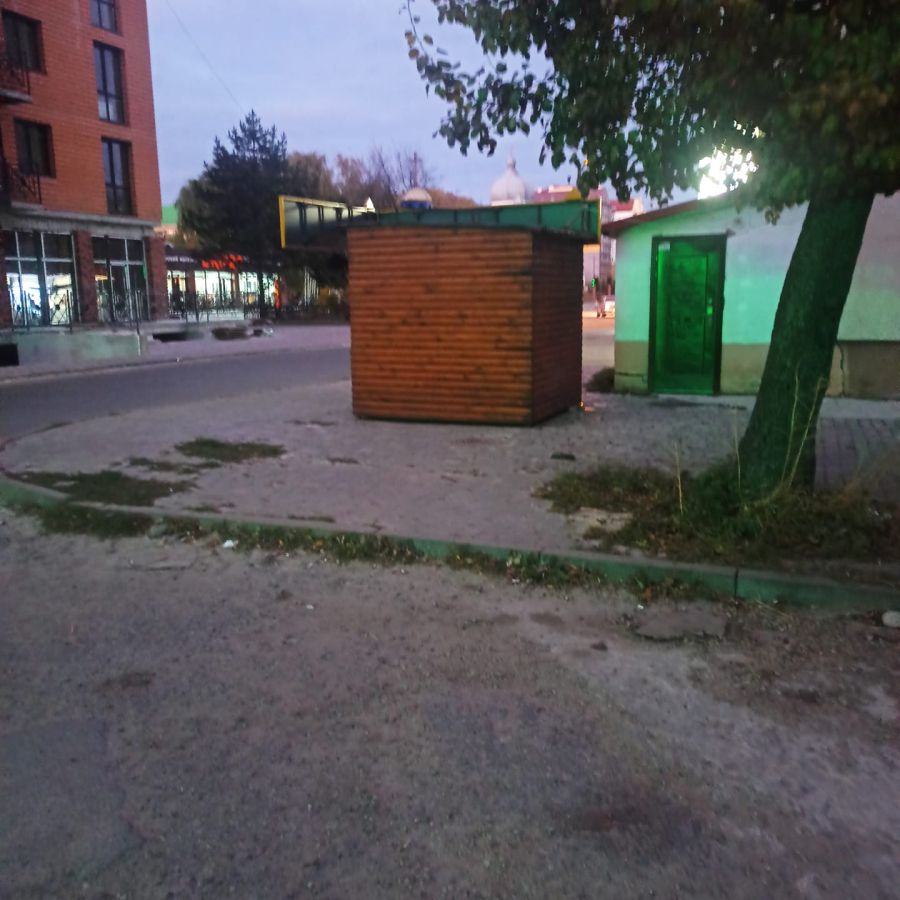 Новий МАФ виріс на проспекті Лесі Українки. Фото: Михайло Калуш/Facebook