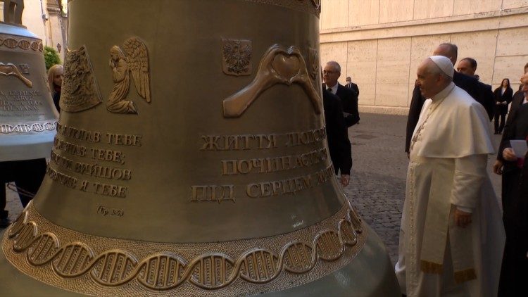 Дзвін буде у львівській римо-католицької парафії.