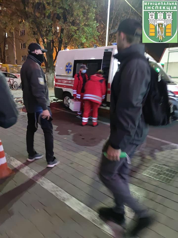 Медики покидали пункт вакцинації в супроводі муніципальної інспекції