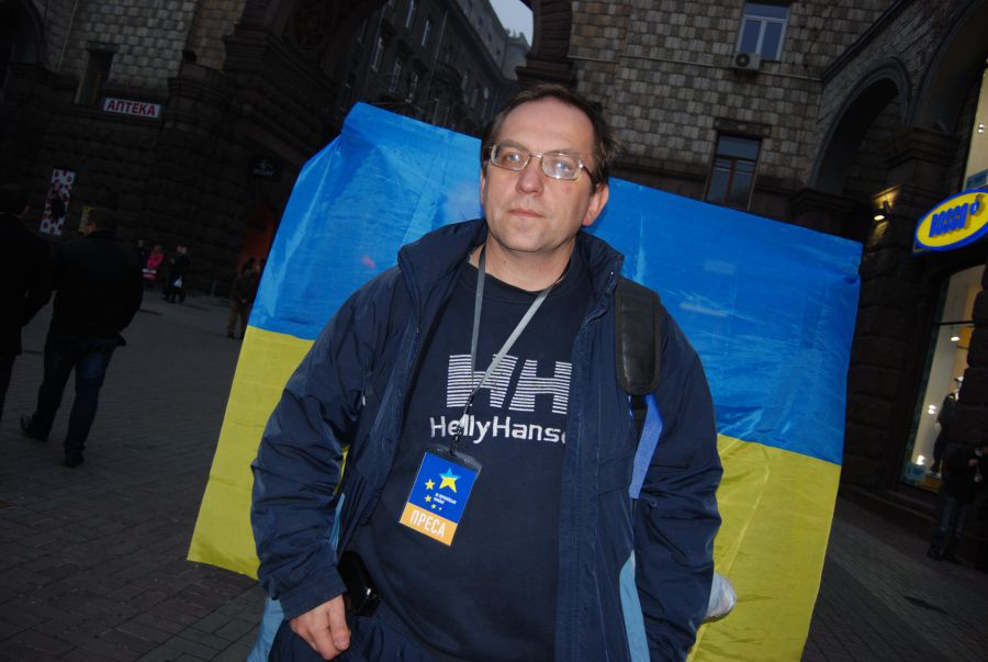 У переддень Революції Гідності депутат нагадав цінувати честь і гідність кожного