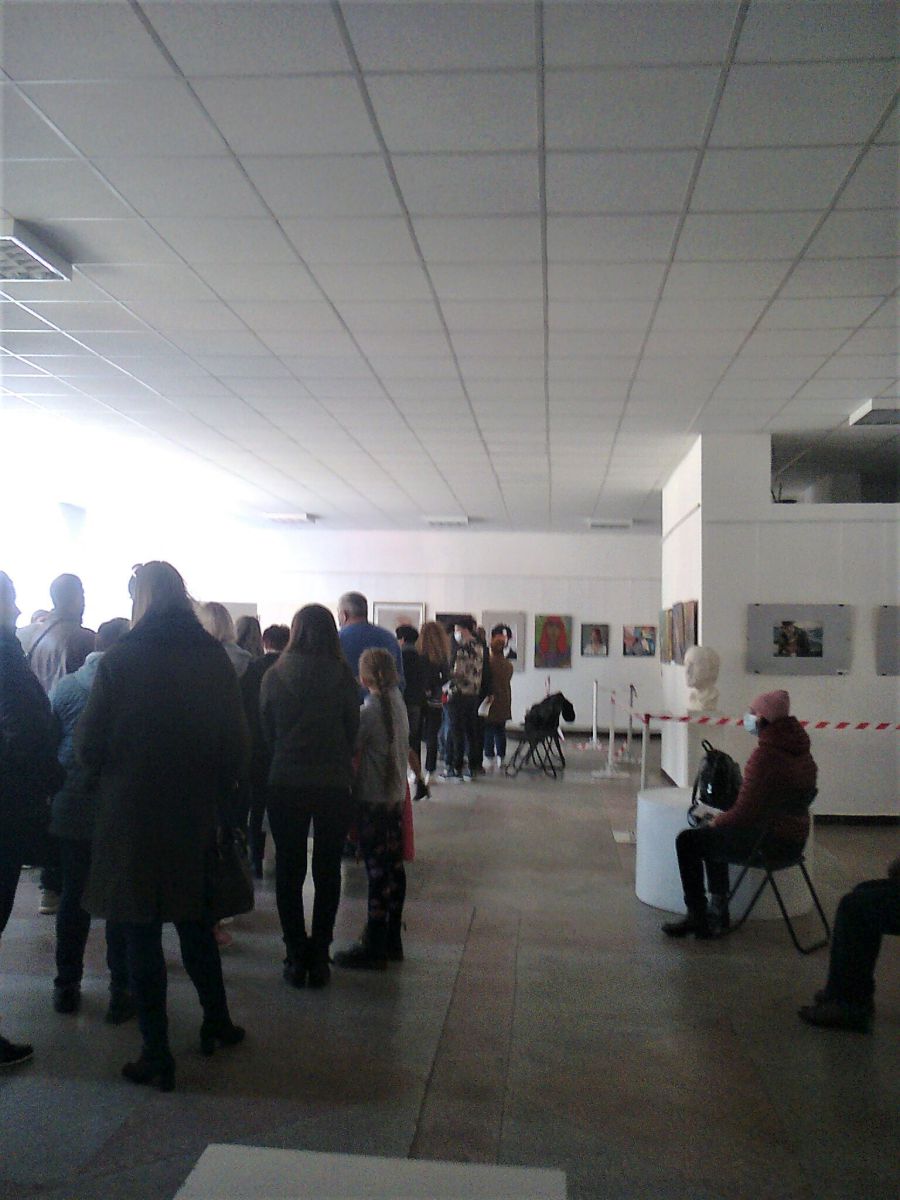 У виставковій залі за перший день вакцинували 430 людей. Фото: Галина Турчик