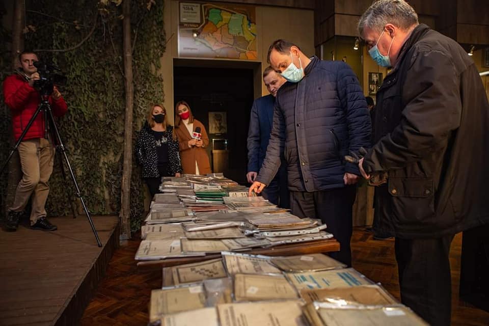 215 документів збереглися в доброму стані. Тепер ними займуться історики