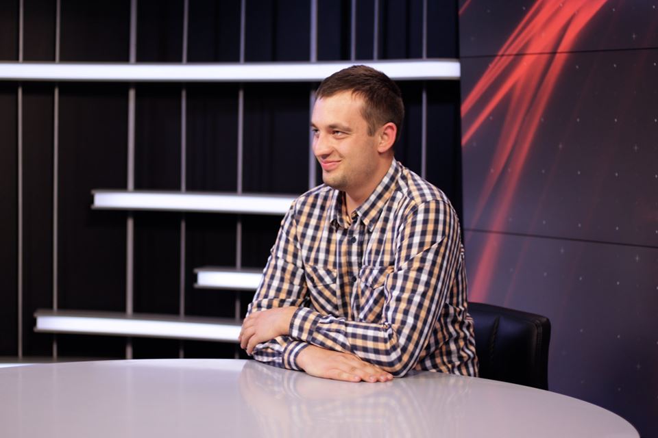 Після закінчення контракту в Артура Єфремова Олег Відливаний виконує обов'язки директора музейно-виставкового центру