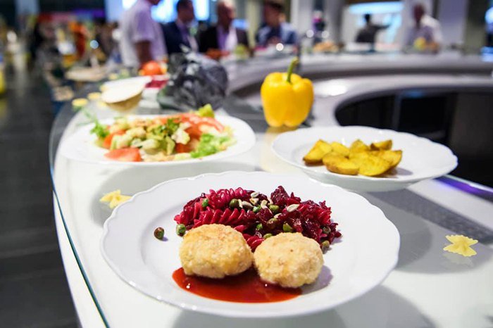 Було відібрано 1077 зразків харчових продуктів, з яких 18 не відповідали вимогам нормативних документів