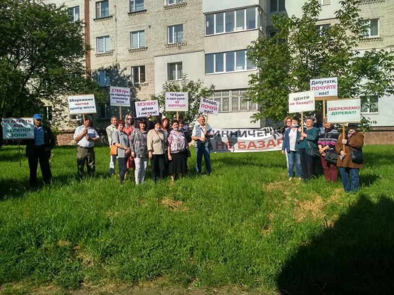 «Я не хочу бачити з вікна своєї квартири тюремну стіну (…) Залиште цю ідею», — йдеться у відеозверненні