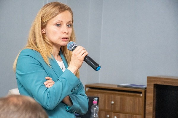 Невакциновані вчителі зможуть приступити до роботи, як тільки отримають хоча б одну дозу вакцини, каже Вікторія Дротянко