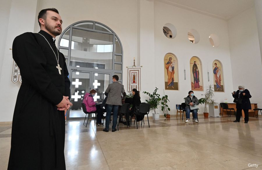 Тут можна щепитись з 10:00 до 17:00.