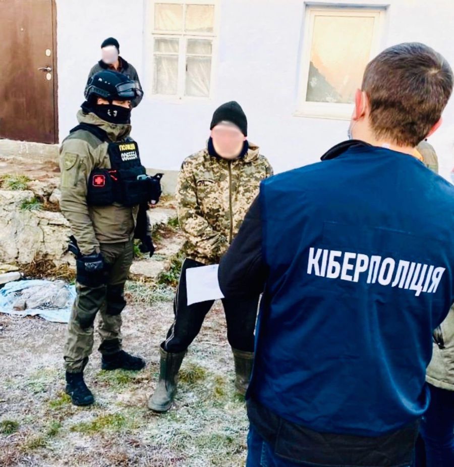 Під час обстеження території було евакуйовано пів сотні людей.