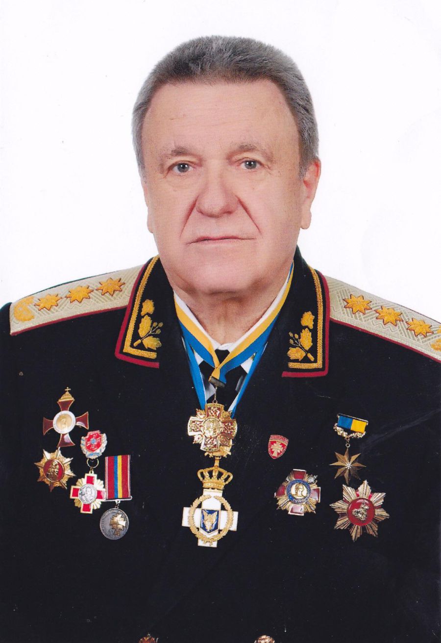 Василь Гринів часто приїжджає в рідне село на богослужіння, відвідує на цвинтарі могили близьких і рідних