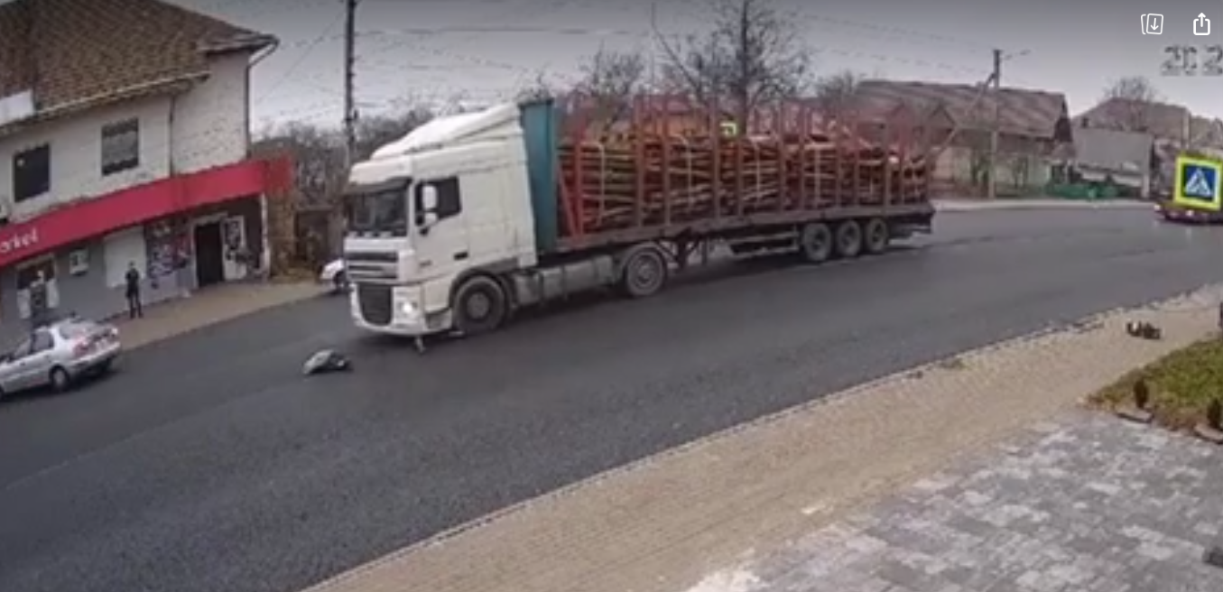 Дитина перетинала дорогу в невстановленому місці