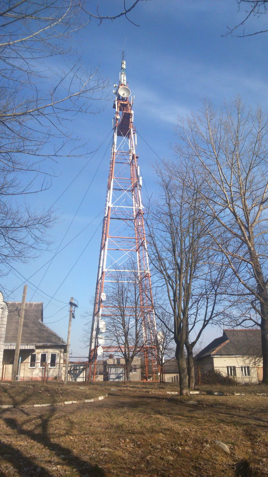 Чоловік самостійно зліз на землю ще до прибуття рятувальників
