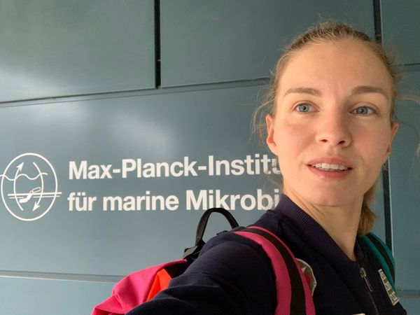 Вчені досліджують глобальні процеси антарктичних бактерій та мікроводоростей. 