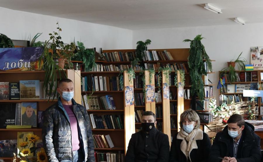 На нараді було обговорено проблеми та успіхи в громаді.