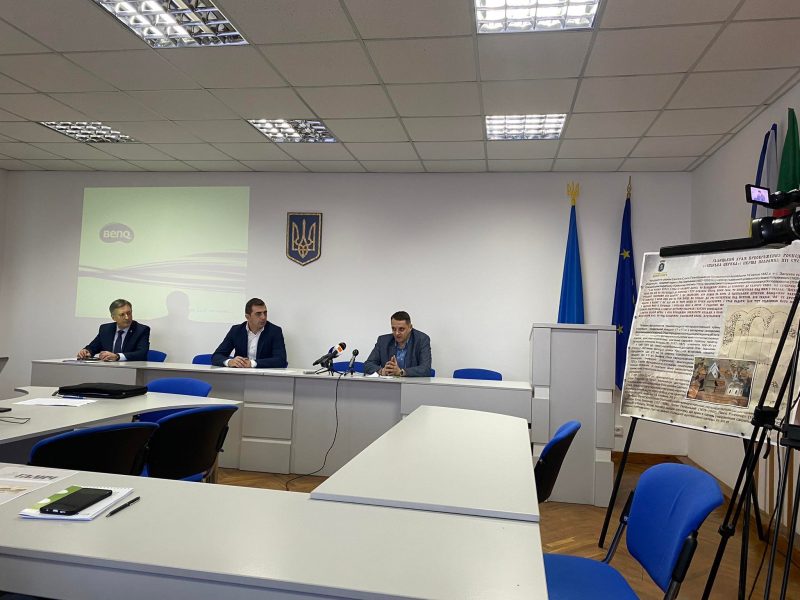 Реалізація проєкту буде поділена на декілька етапів.