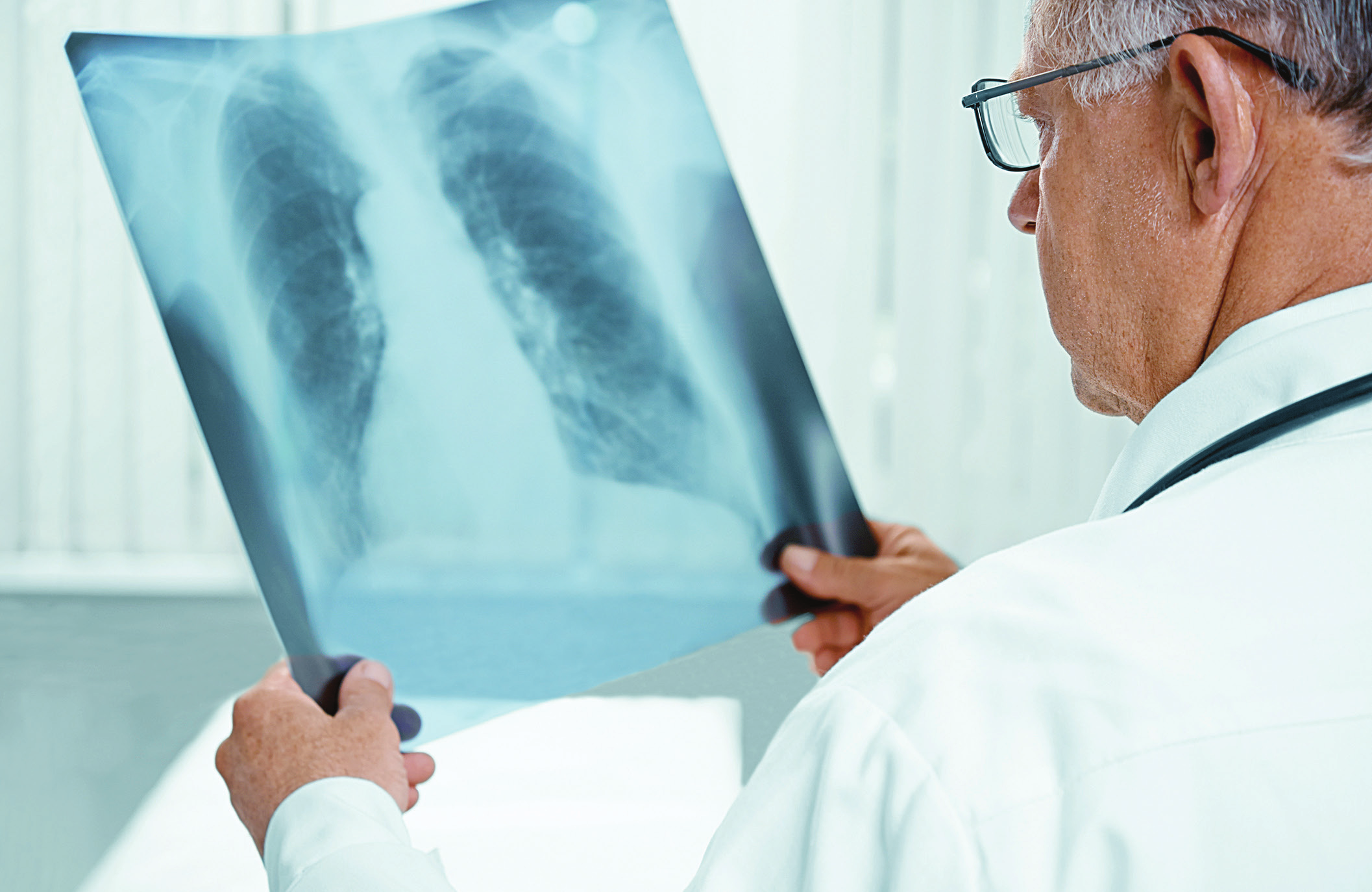 Ілюстроване фото. Пацієнти, які більше не виділяють бактерії, можуть їхати додому і жити звичайним життям