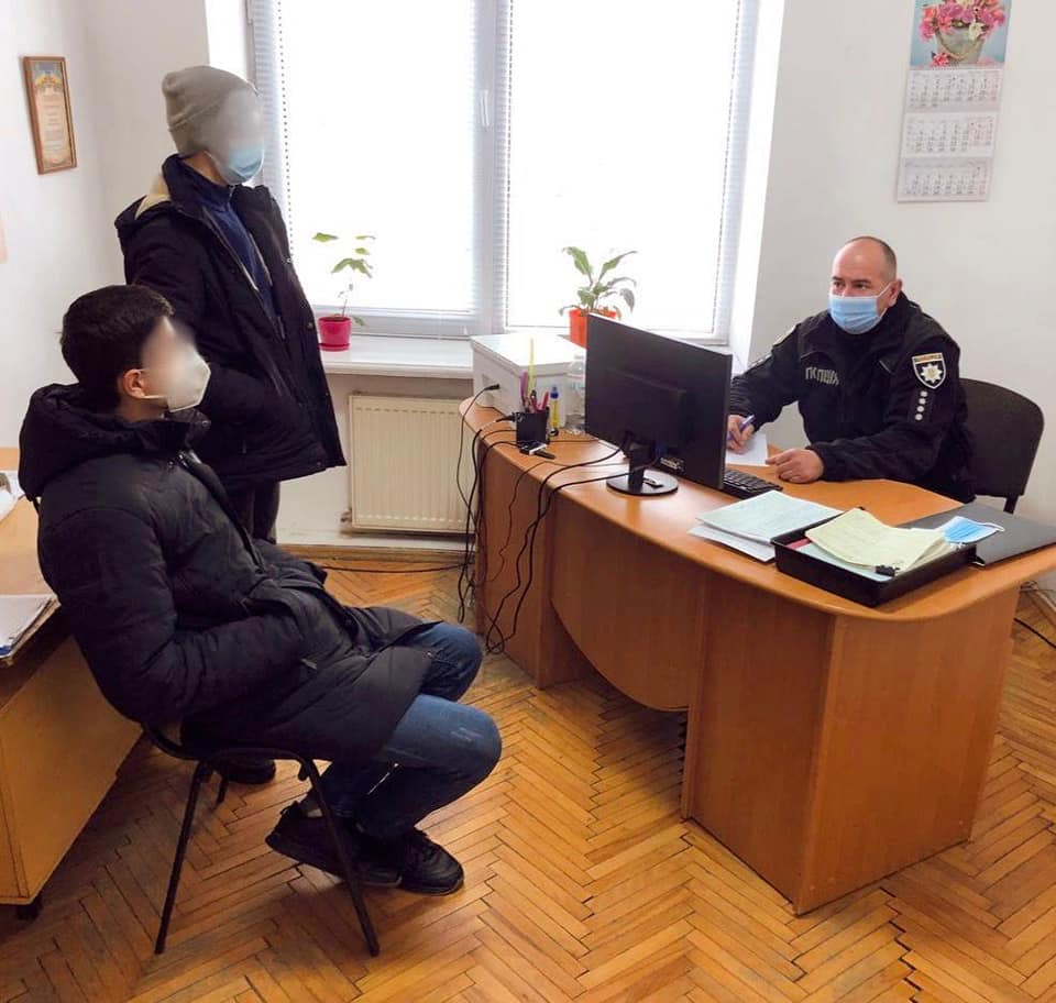 Затриманим по 16, 17 років.