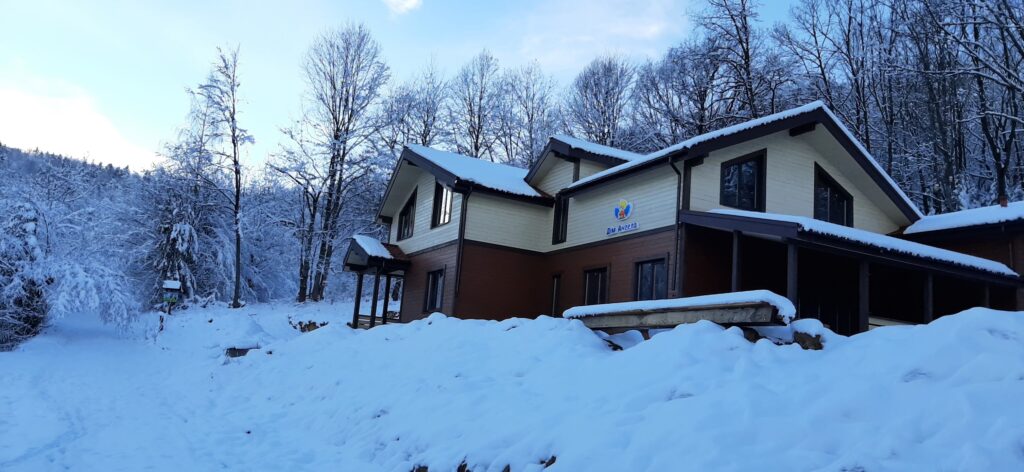 Благодійний внесок може зробити кожний бажаючий.