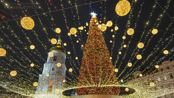 Біля ялинки облаштували найбільший в Європі вертеп