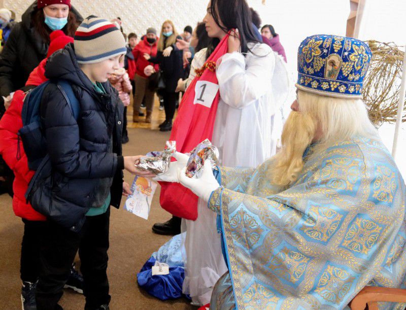 Більше 600 дітей отримали подарунки від Святого Миколая