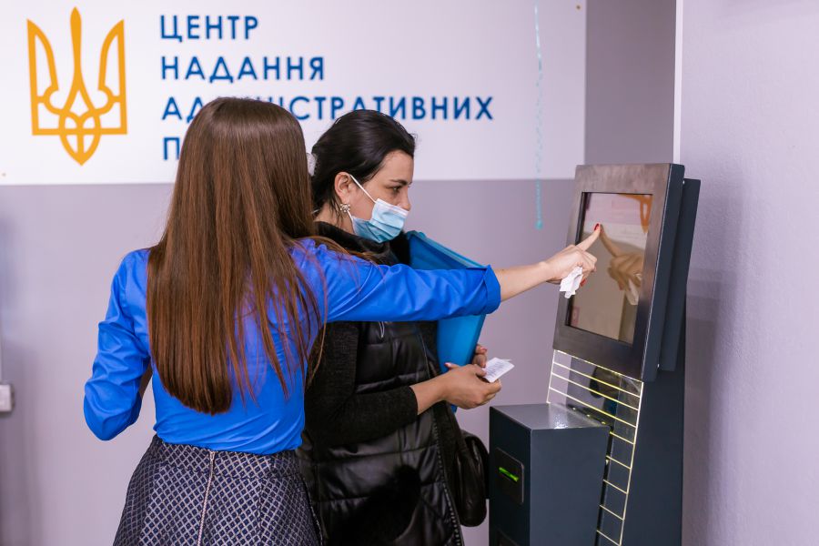 Ілюстроване фото. Відвідувачі залишили 30 тисяч відгуків про роботу ЦНАПів.