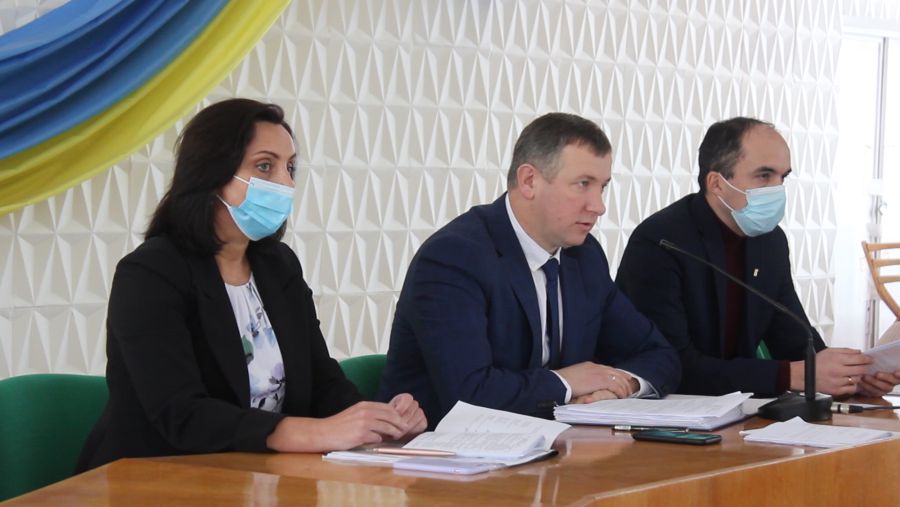 Коштів немає навіть на утримання самого апарату ради, каже очільник райради Михайло Лаврів