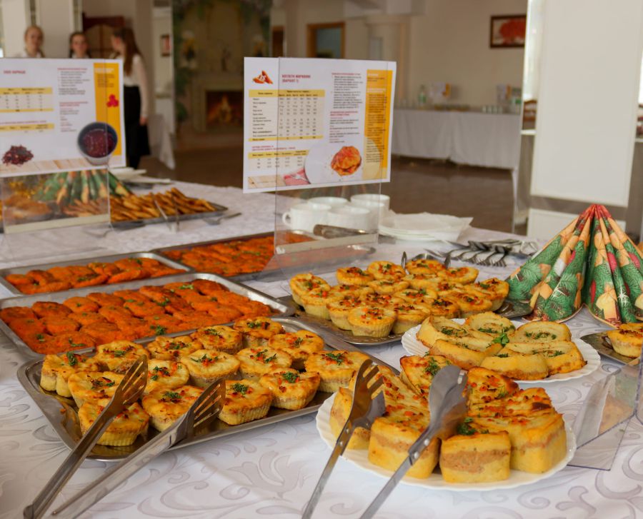 Як готувати за рецептурою Євгена Клопотенка, точно знає викладачка вищого професійного училища №7 Світлана Когут