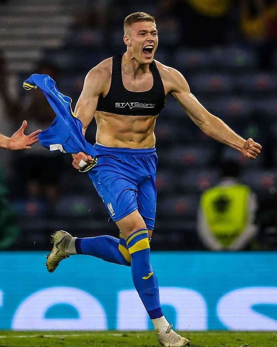 Довбика визнали найкращим гравцем УПЛ 2021 року.