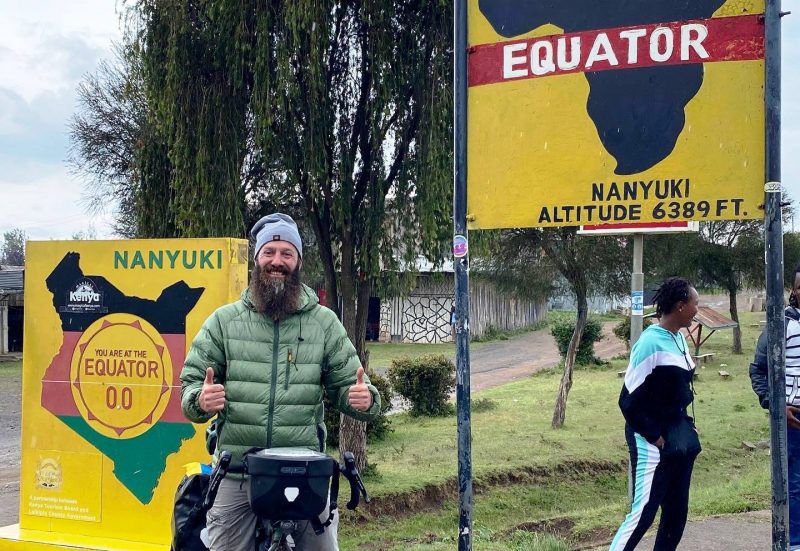 Мандрівник вже добрався до Африки.