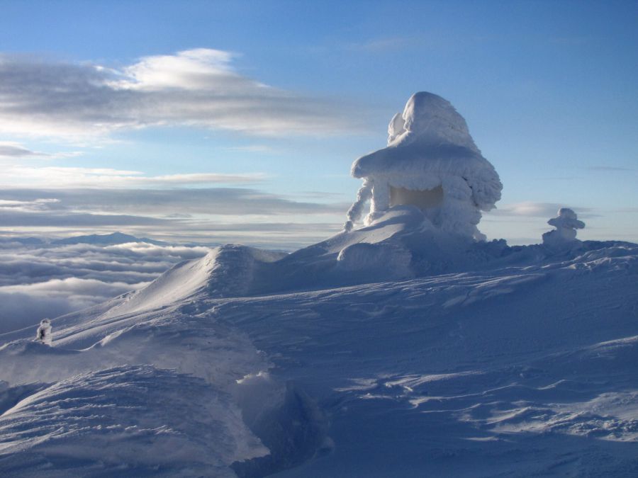 2-4 січня у Карпатах зберігається значна сніголавинна небезпека (ІІІ рівень). Фото: Василь Фіцак