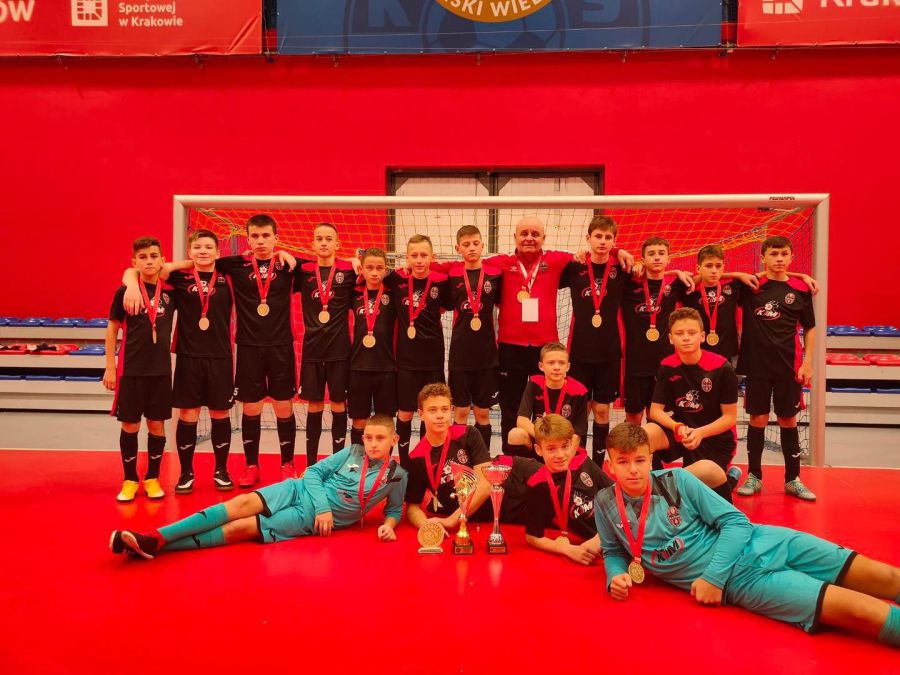 Нині учні Юрія Маляра формують більшу частину складу основної команди ФК "Калуш"